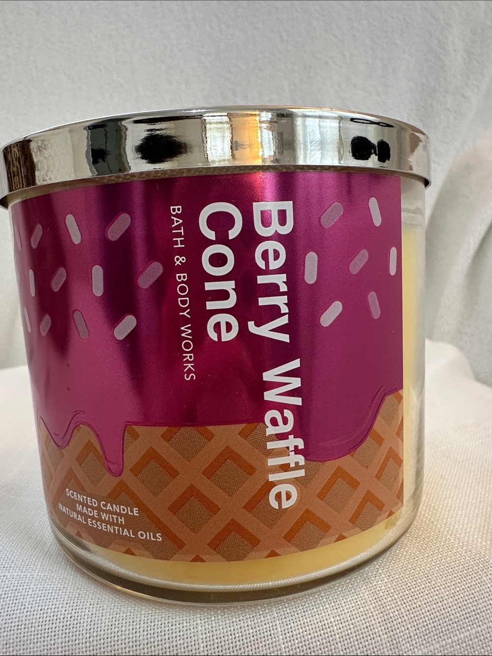 Bath & Body Works Berry Cone 3-Wick Candle - NWT